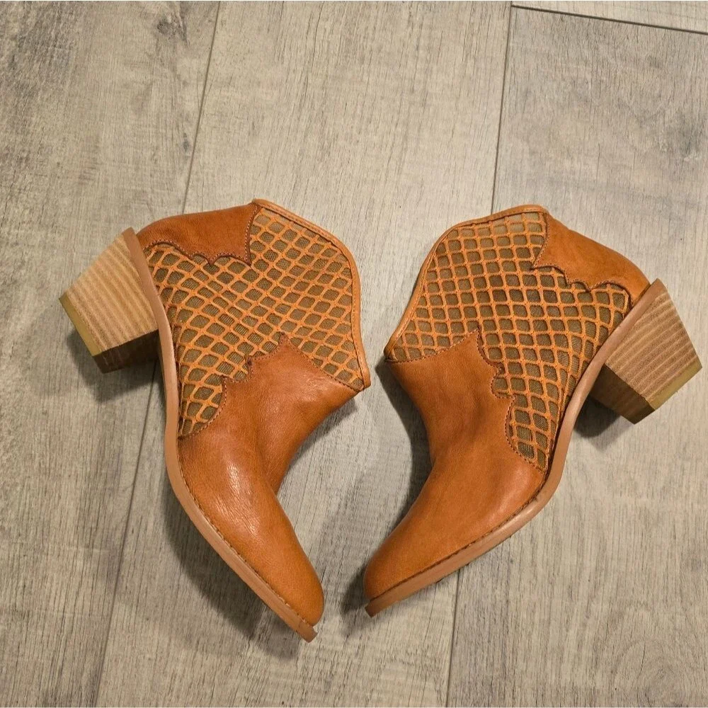 Kelsi Dagger Keenan Leather Boots size 7.5 in cowbow brown orange color